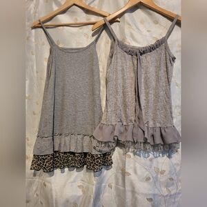 Lot of 2 vintage sleeveless grey tops w ruffle hem SZ Med